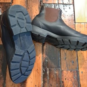 Blundstone boots 11